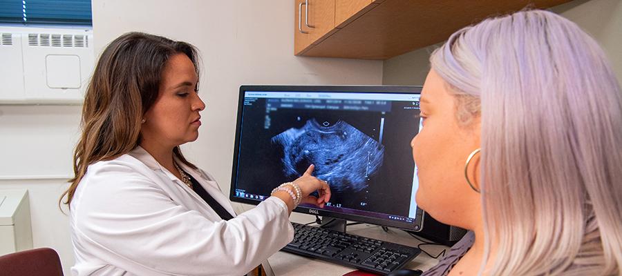 OBYGN discusses ultrasound results with patient