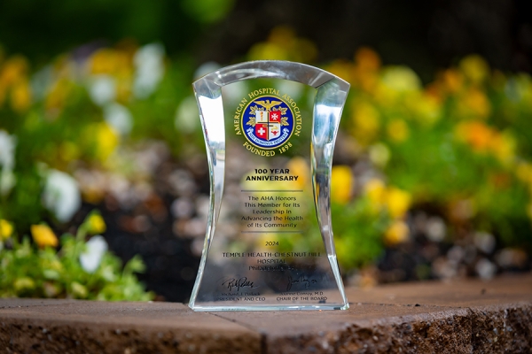 The American Hospital Association (AHA) recently recognized Temple Health-Chestnut Hill Hospital in appreciation for its 100 years of participation, leadership and membership in the AHA. AHA Regional Executive Michael Draine presented the award on May 10th to Richard Newell, MPT, DPT, President and CEO of Temple Health-Chestnut Hill Hospital.  “The American Hospital Association is proud to recognize Temple Health – Chestnut Hill Hospital for 100 years of membership in the AHA.